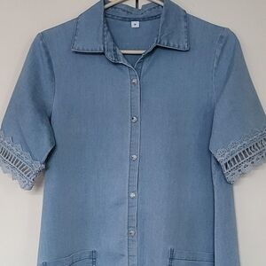 Chic Denim Button-Up Dress with Lace Sleeve Detail Size M Cottagecore